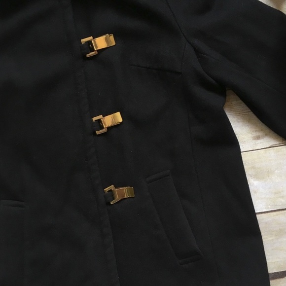 H&M wool coat w/gold clasps - Picture 4 of 5